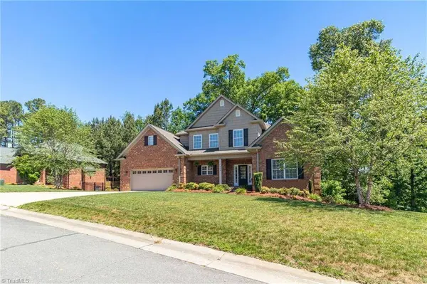 203 Southern Woods DR, Winston-salem, NC 27107