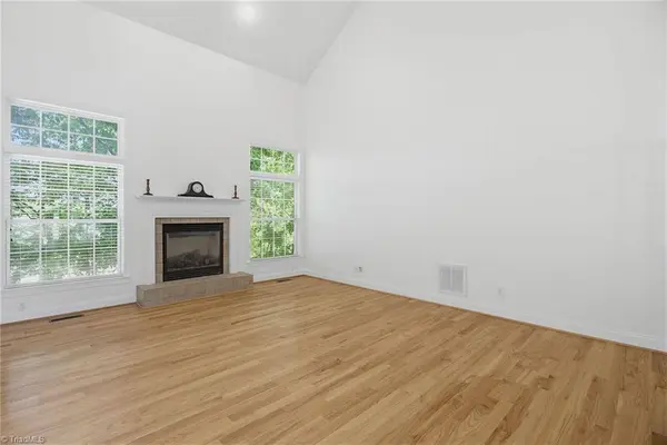 203 Southern Woods DR, Winston-salem, NC 27107