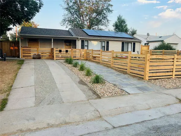 822 Geneva ST, Aurora, CO 80010