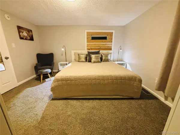 822 Geneva ST, Aurora, CO 80010