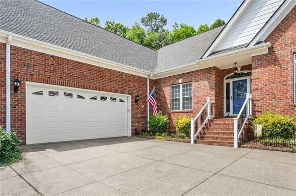 150 Serenity Pointe DR, Kernersville, NC 27284