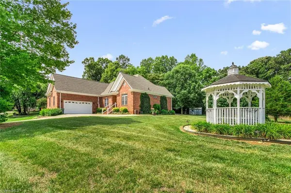 150 Serenity Pointe DR, Kernersville, NC 27284