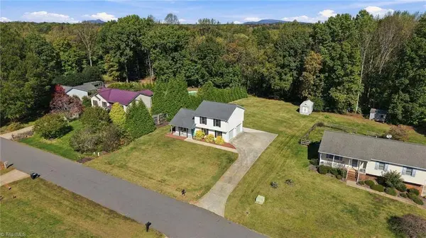 4163 Watts ST, Tobaccoville, NC 27050