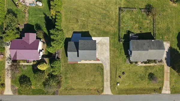 4163 Watts ST, Tobaccoville, NC 27050