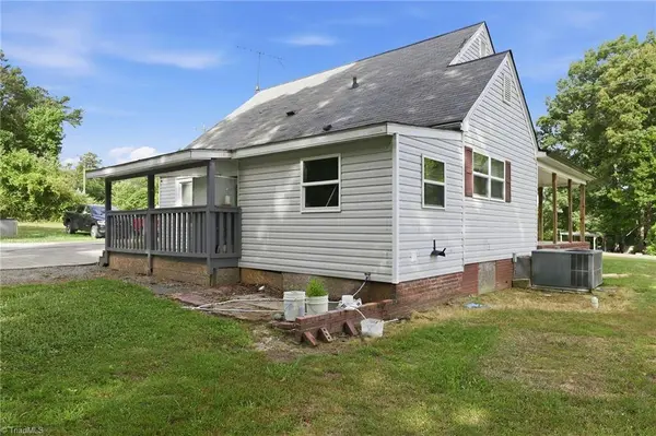 2816 Old Liberty RD, Randleman, NC 27317