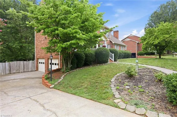 250 Hedrick DR, Kernersville, NC 27284
