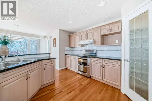 300 Hampstead Road NW, Calgary, AB T3A6G4