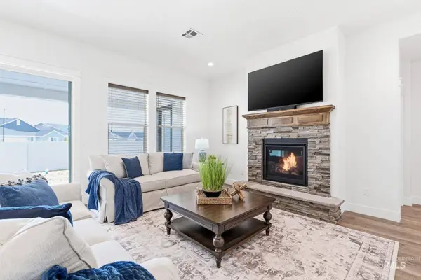 5764 N Backfire Way, Meridian, ID 83646