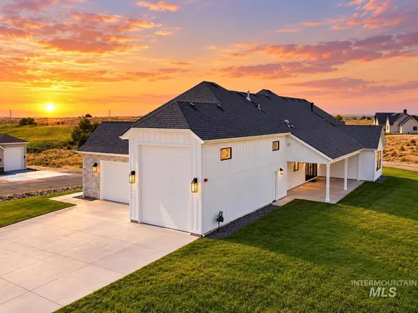 17244 Triple Crown Pl