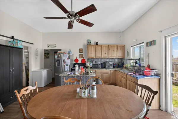 1015 W Van Trees Street, Washington, IN 47501