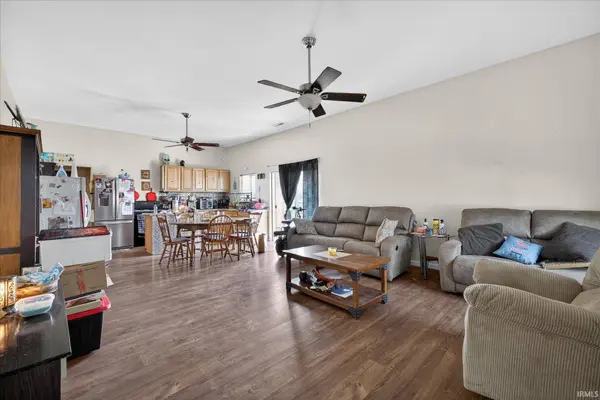 1015 W Van Trees Street, Washington, IN 47501