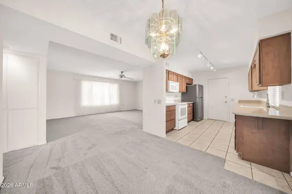 10802 W HUTTON Drive, Sun City, AZ 85351