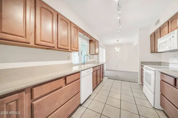 10802 W HUTTON Drive, Sun City, AZ 85351