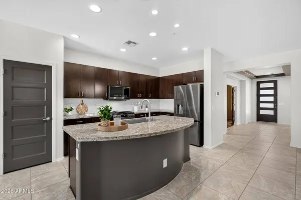 14904 W LUNA Circle, Litchfield Park, AZ 85340