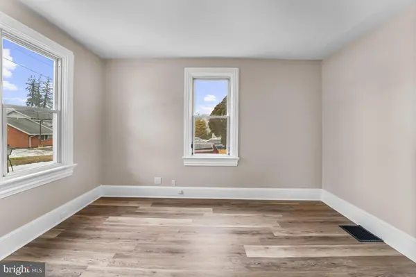 127 SCHOOLEY ST, Moorestown, NJ 08057