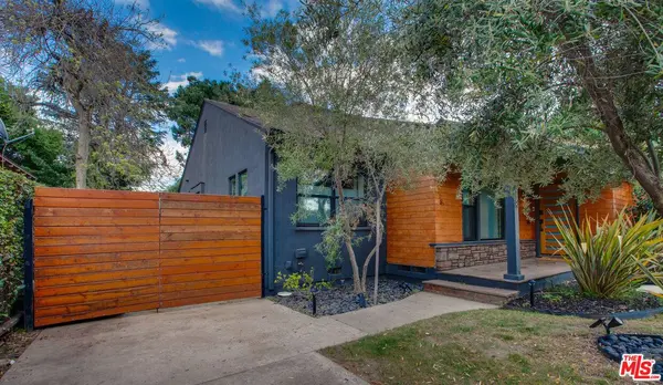 5518 Carpenter Ave, Valley Village, CA 91607
