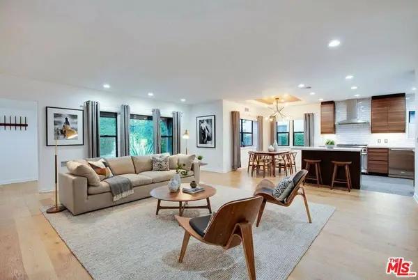 5518 Carpenter Ave, Valley Village, CA 91607
