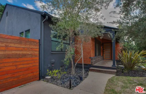 5518 Carpenter Ave, Valley Village, CA 91607