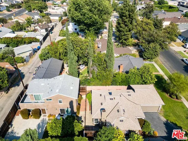 15031 Hartland St, Van Nuys, CA 91405