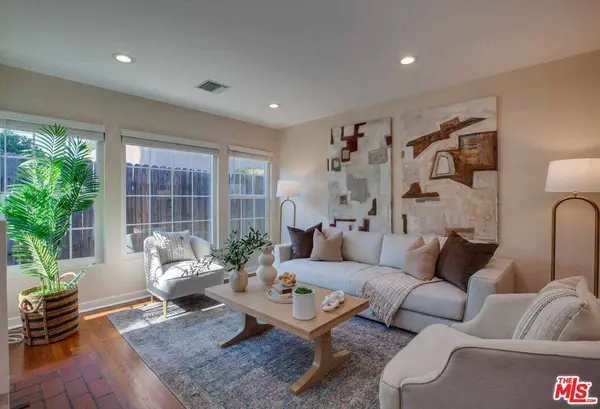 15031 Hartland St, Van Nuys, CA 91405