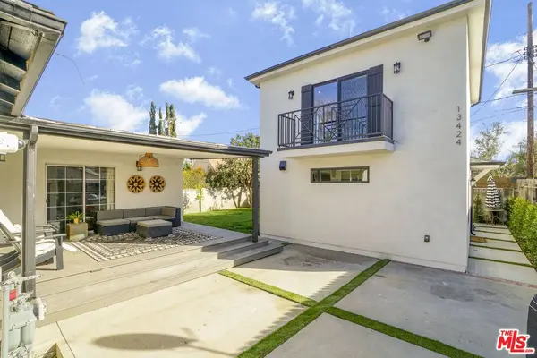 13424 Debby St #1, Valley Glen, CA 91401