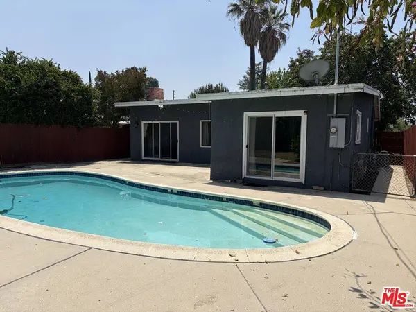 22115 Hart St, Canoga Park, CA 91303
