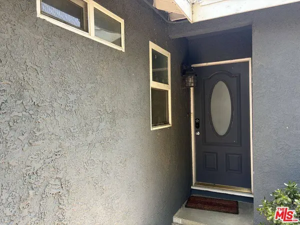 22115 Hart St, Canoga Park, CA 91303