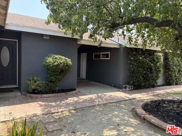 22115 Hart St, Canoga Park, CA 91303