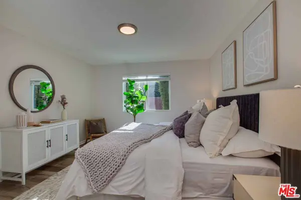 15031 Hartland St, Van Nuys, CA 91405