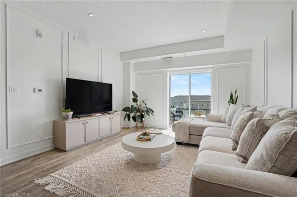 16 Markle Crescent #414, Ancaster, ON L9G 0H4