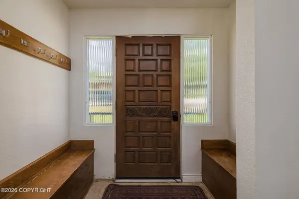 3228 Hiland Drive DR, Anchorage, AK 99504