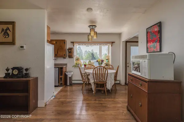 3228 Hiland Drive DR, Anchorage, AK 99504