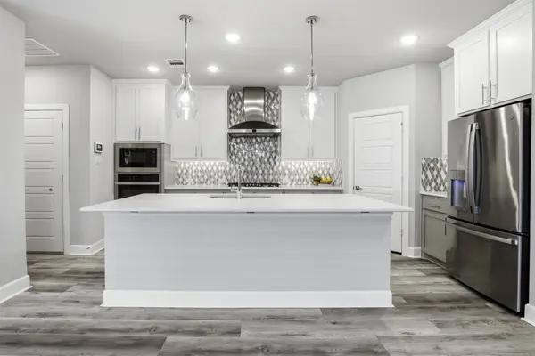 1560 Jackson ST, Carrollton, TX 75006