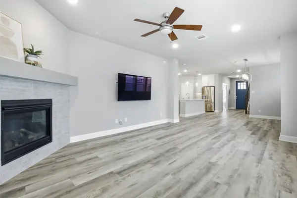 1560 Jackson ST, Carrollton, TX 75006