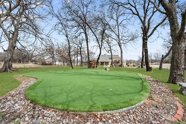 6501 Gehrig CIR, Burleson, TX 76028