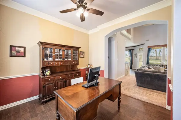 6501 Gehrig CIR, Burleson, TX 76028