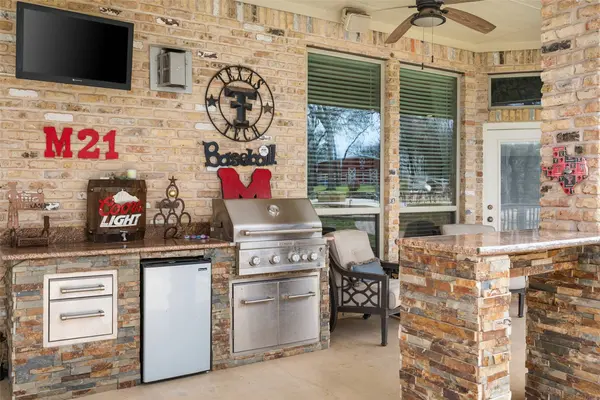 6501 Gehrig CIR, Burleson, TX 76028