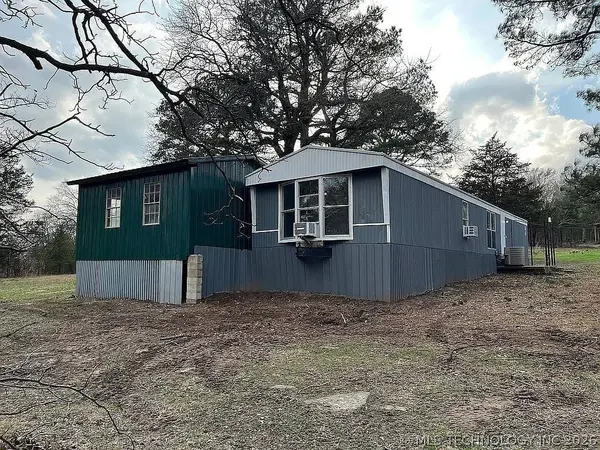 403993 E 1090 RD, Henryetta, OK 74437