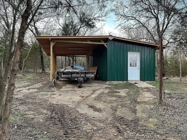 403993 E 1090 RD, Henryetta, OK 74437