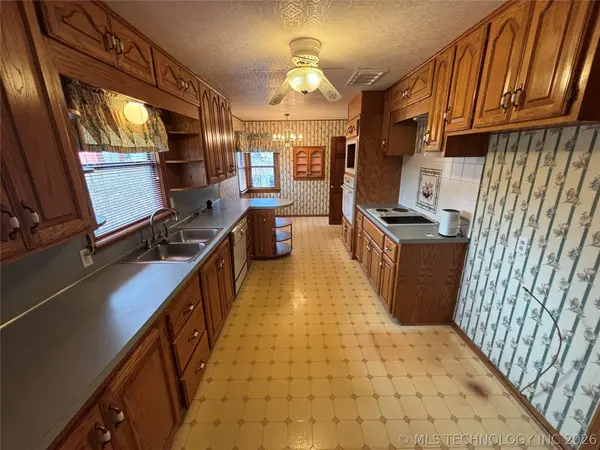504 N D AVE, Cleveland, OK 74020