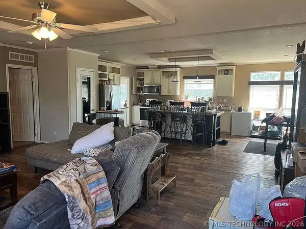 121 E 146th ST, Perkins, OK 74059
