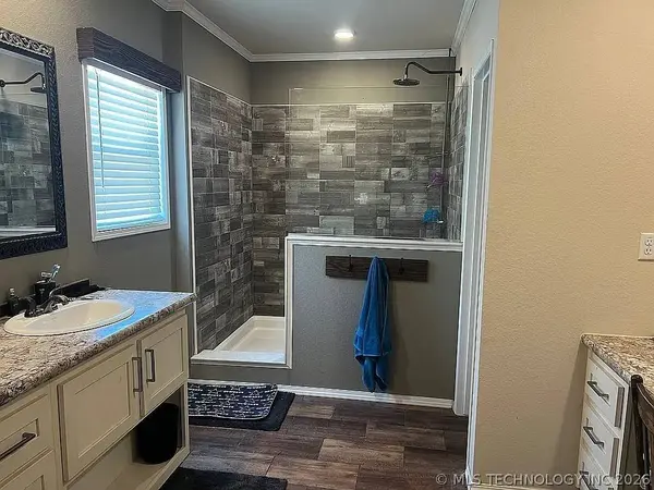 121 E 146th ST, Perkins, OK 74059
