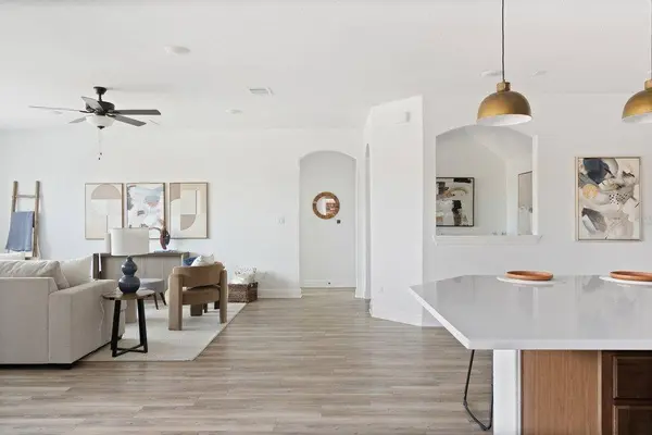 6609 Apache Plum LN, Spicewood, TX 78669