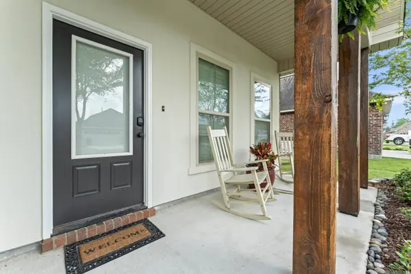 18304 Crows Nest Dr, Prairieville, LA 70769