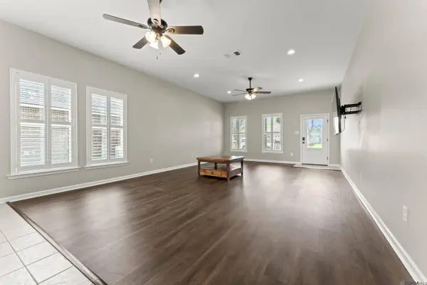 18304 Crows Nest Dr, Prairieville, LA 70769