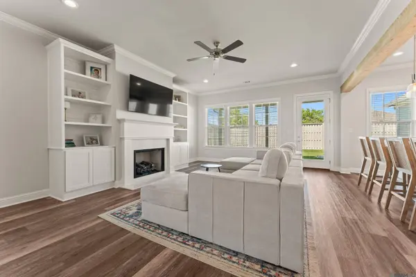 1109 Ambassador Ci, Zachary, LA 70791