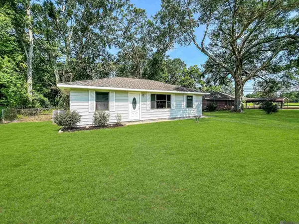 1477 Nichols St, Baker, LA 70714