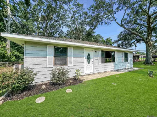 1477 Nichols St, Baker, LA 70714