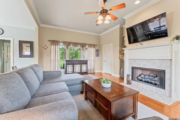 2455 Shady Bend Ct, Zachary, LA 70791