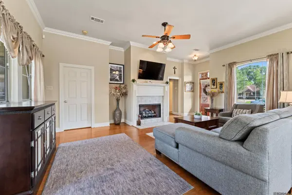 2455 Shady Bend Ct, Zachary, LA 70791